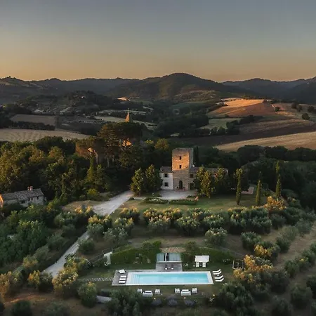 Villa Al Belvedere 6&2, Emma Civitella Benazzone